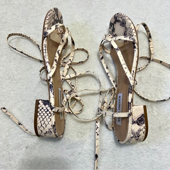 Steve Madden Ryee Python Printed Lace-Up Sandal - Size 6 - Picture 10 of 14